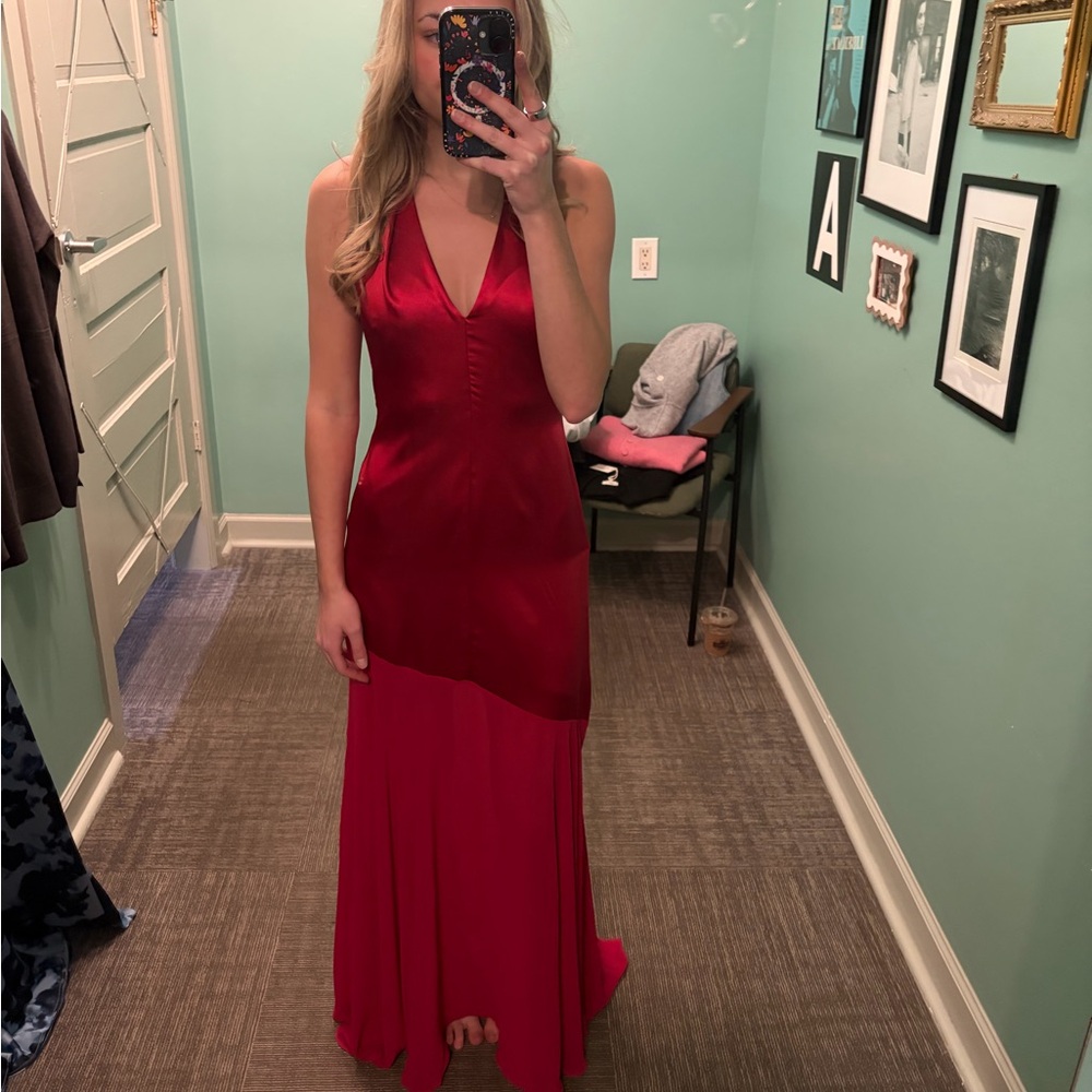 “Lua Dress” - Picture 6 of 7